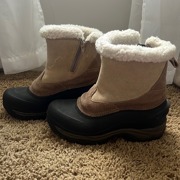 thermolite snow boots
